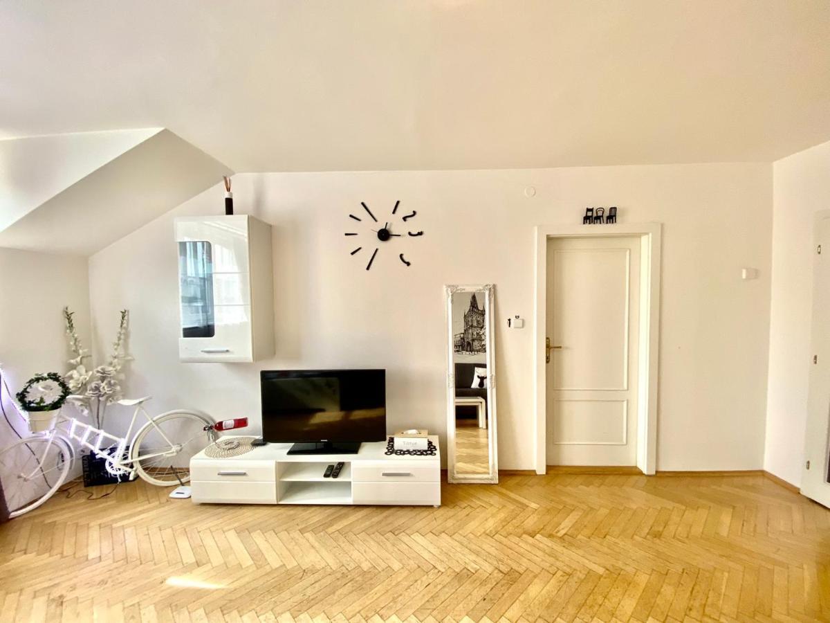 Fantastic Apartment In The City Center Prága Kültér fotó
